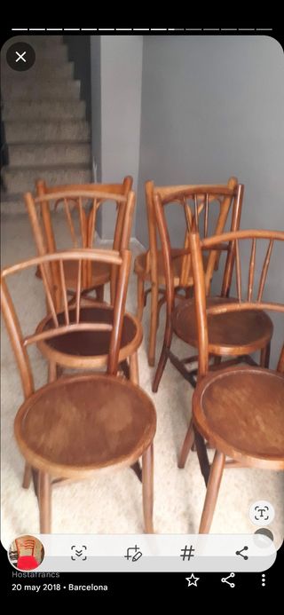 Sillas tipo  thonet y otras mocholi antigüas de lo