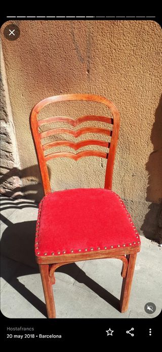 Sillas tipo  thonet y otras mocholi antigüas de lo