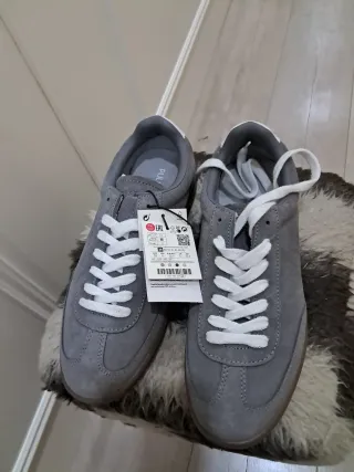 Lote de zapatillas de hombre o niño