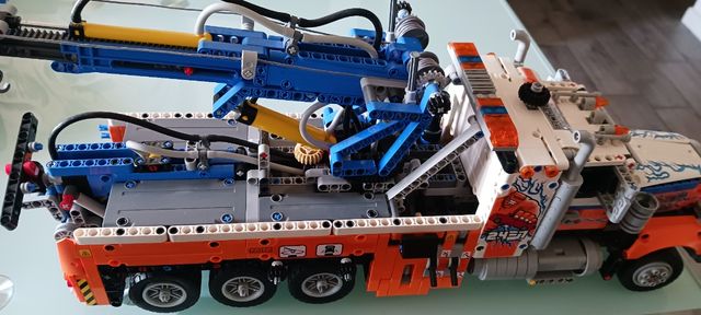 Lego camion 42128