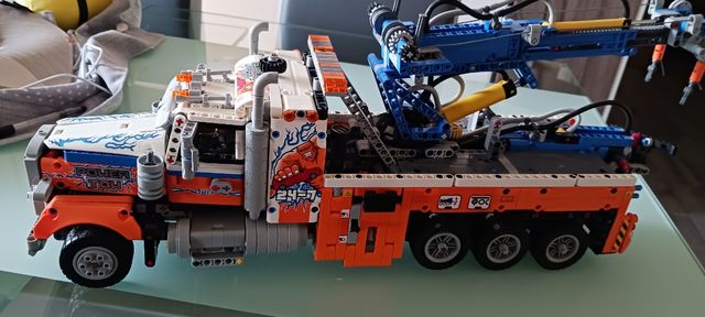Lego camion 42128