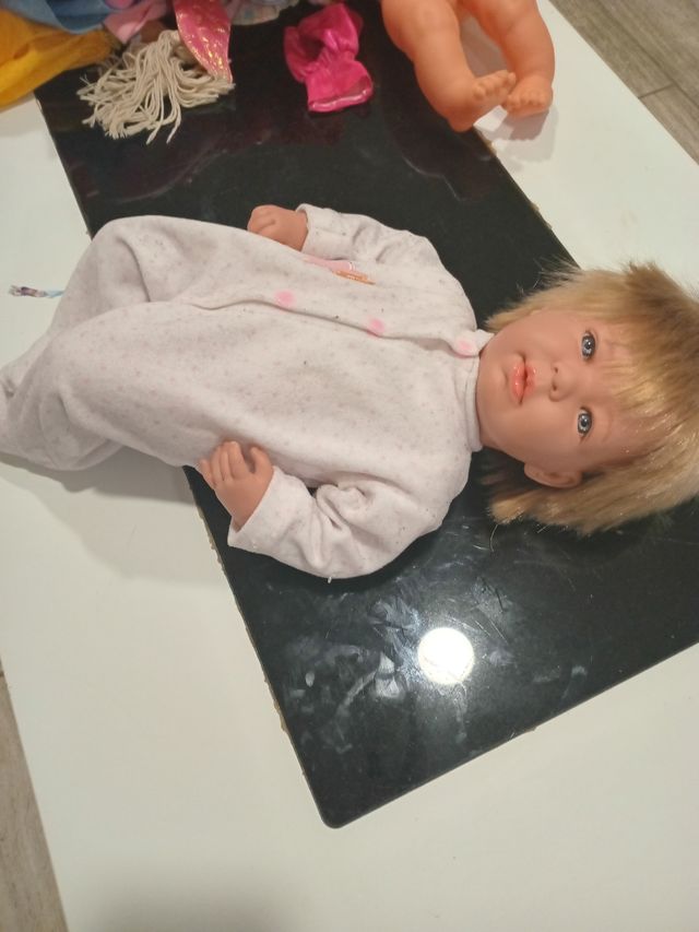 Muñeca bebe de arias