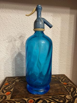Sifón antiguo de vidrio azul