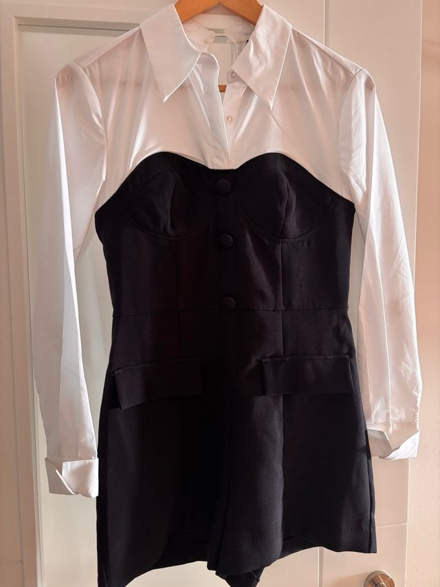 Mono camisa y pantalón corto talla S