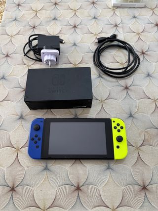 Console nintendo switch joycon blu e giallo