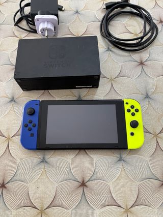 Console nintendo switch joycon blu e giallo