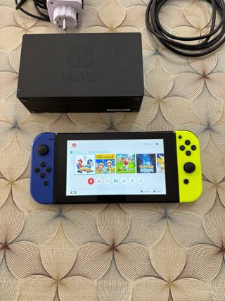 Console nintendo switch joycon blu e giallo