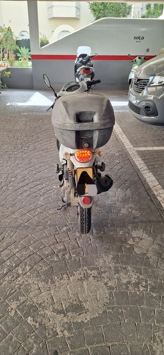 Ciclomotor Piaggio aprilia scarabeo