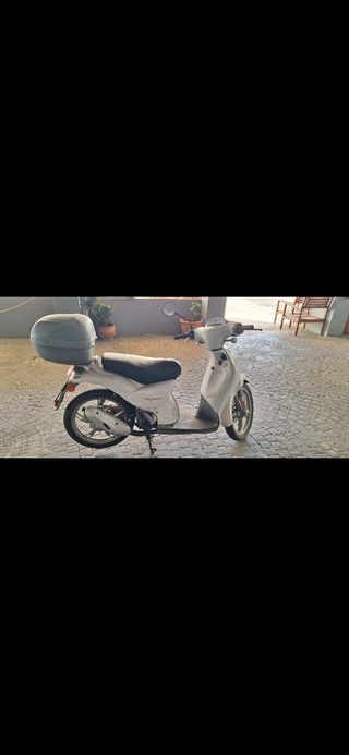 Ciclomotor Piaggio aprilia scarabeo