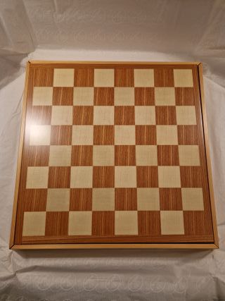 Set da gioco Nuovo con scacchi dama carte e domino