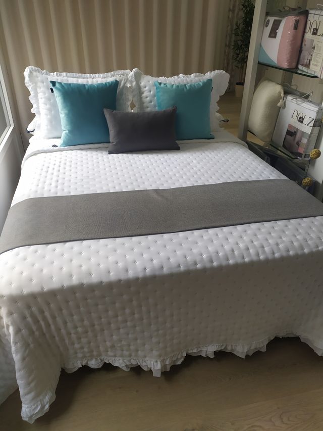 COLCHA BOUTI CON VOLANTES 150CM