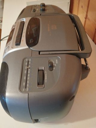 Compact disc radio cassette recorder