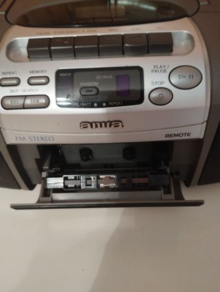 Compact disc radio cassette recorder