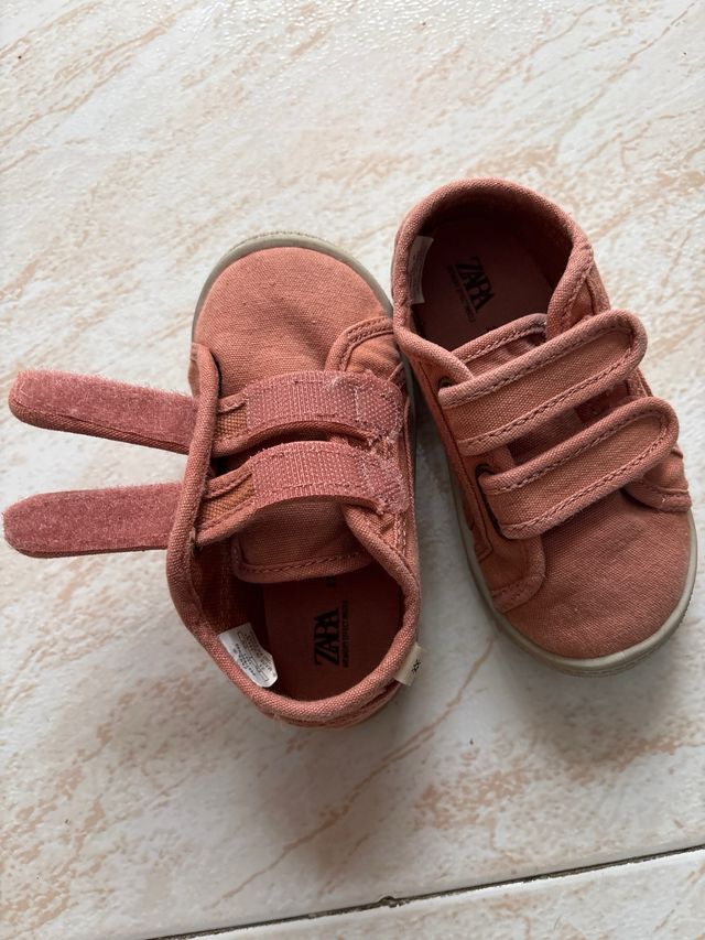 Zapatos Zara unisex talla 23