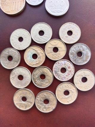 Monedas 100 ,200,25 ,10 pesetas.