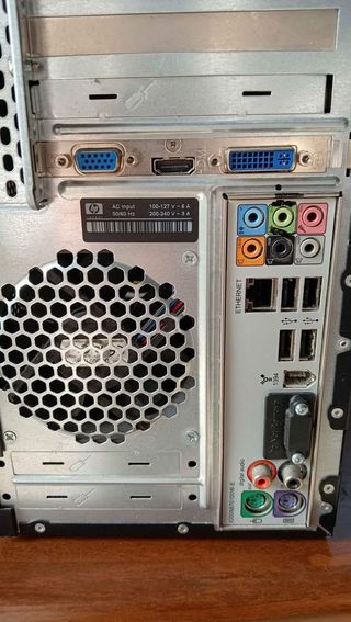 PC HP Pavillon M9000 con monitor 20 pollici
