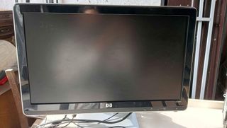 PC HP Pavillon M9000 con monitor 20 pollici