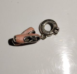 Pack Pulsera Pandora mas 4 charm