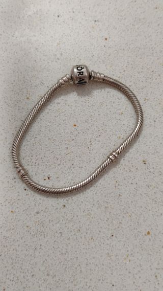 Pack Pulsera Pandora mas 4 charm