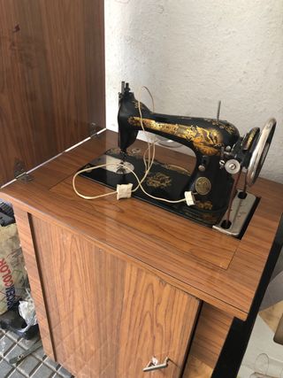 Maquina de coser SINGER
