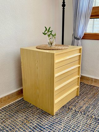 Mesita de noche cajonera vestidor