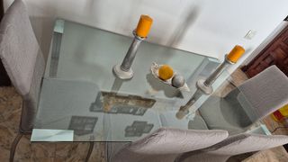 Vendo mesa de cristal con 4 sillas