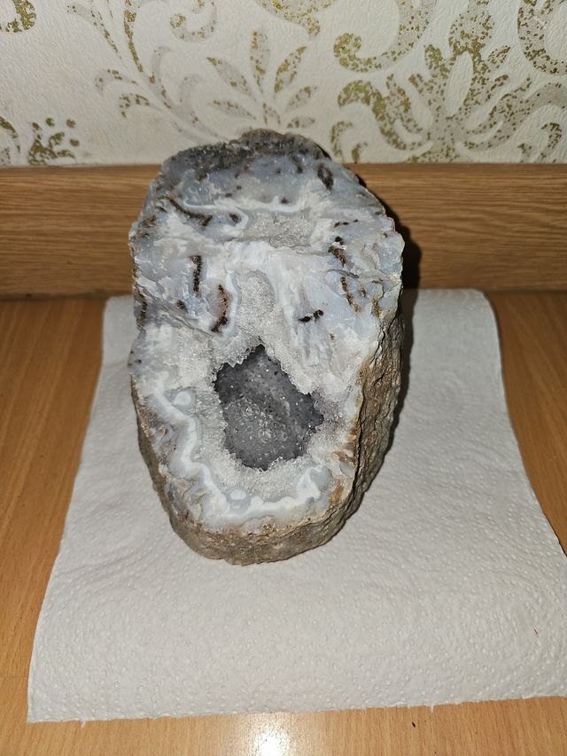 Mineral natural geodas