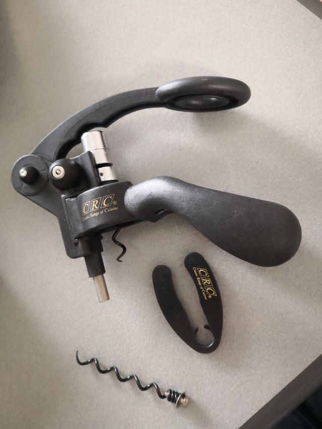 Sacacorchos a estrenar. CRC