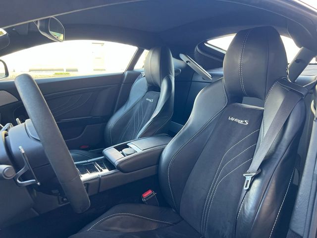 Aston Martin Vantage 2013