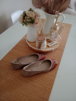 Manoletinas NUEVAS,pie t-38 son de ante.