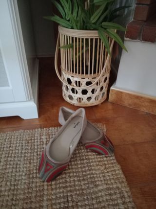 Manoletinas NUEVAS,pie t-38 son de ante.