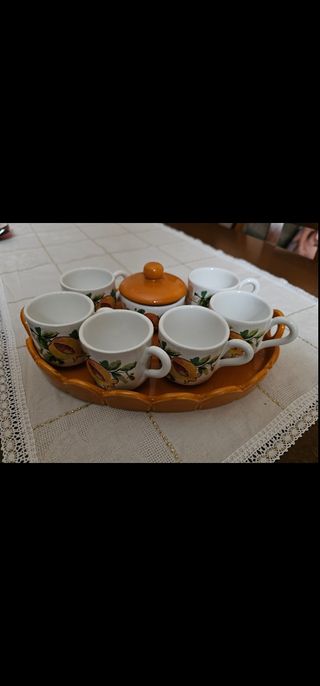Vassoio più 6  tazzine da caffè in ceram