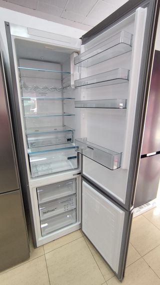 FRIGORIFICO SIEMENS 203x60CM, CLASE B, NO FROST