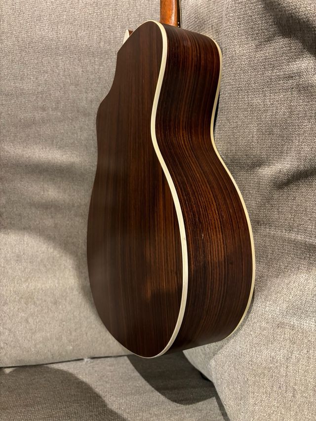 Chitarra acustica Taylor Guitars modello 214ce