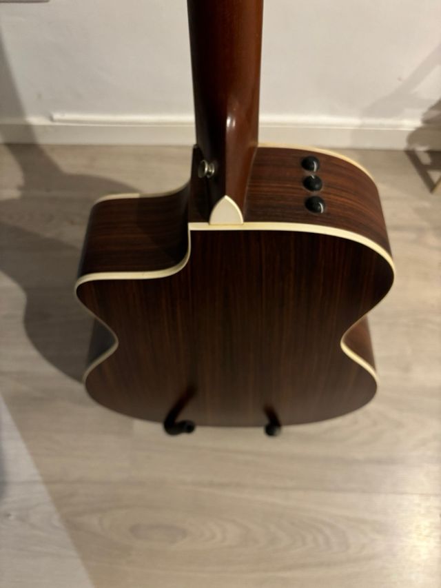 Chitarra acustica Taylor Guitars modello 214ce