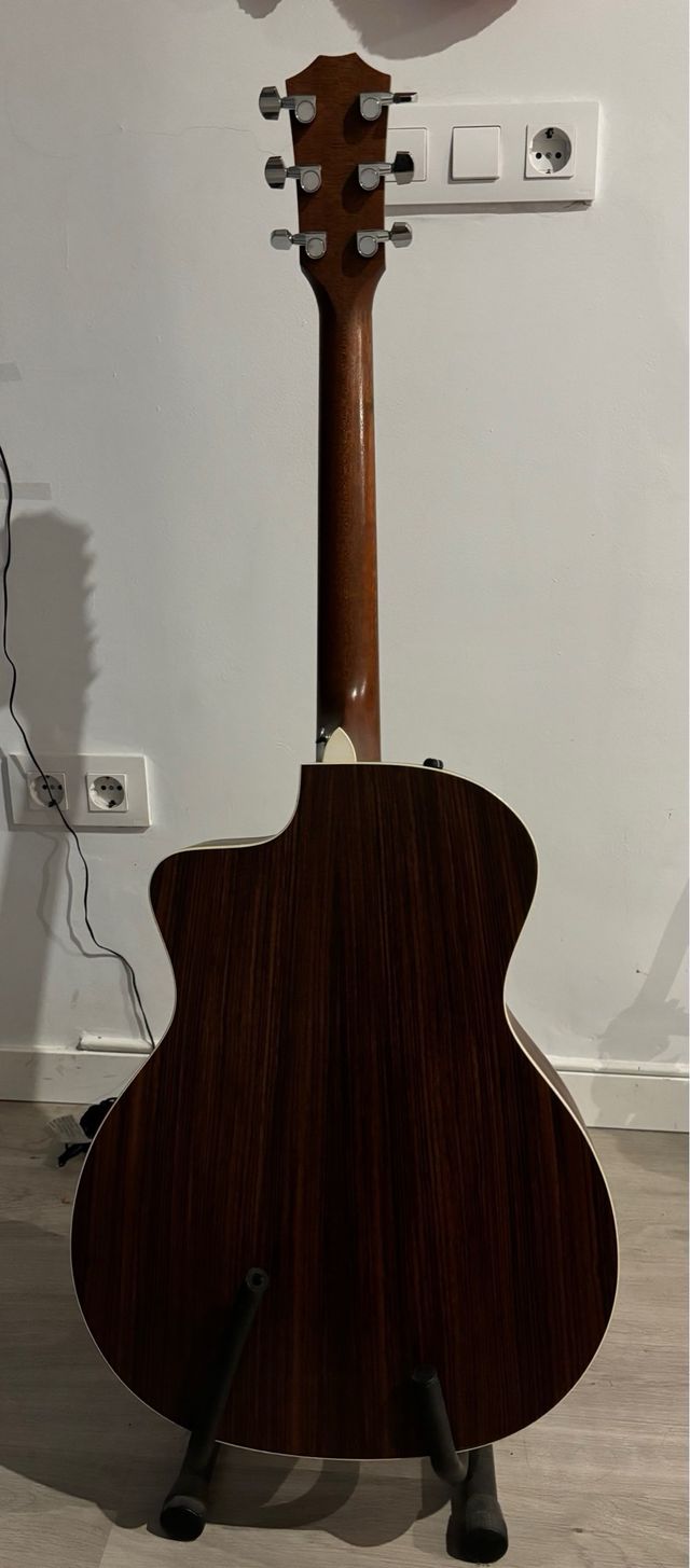 Chitarra acustica Taylor Guitars modello 214ce
