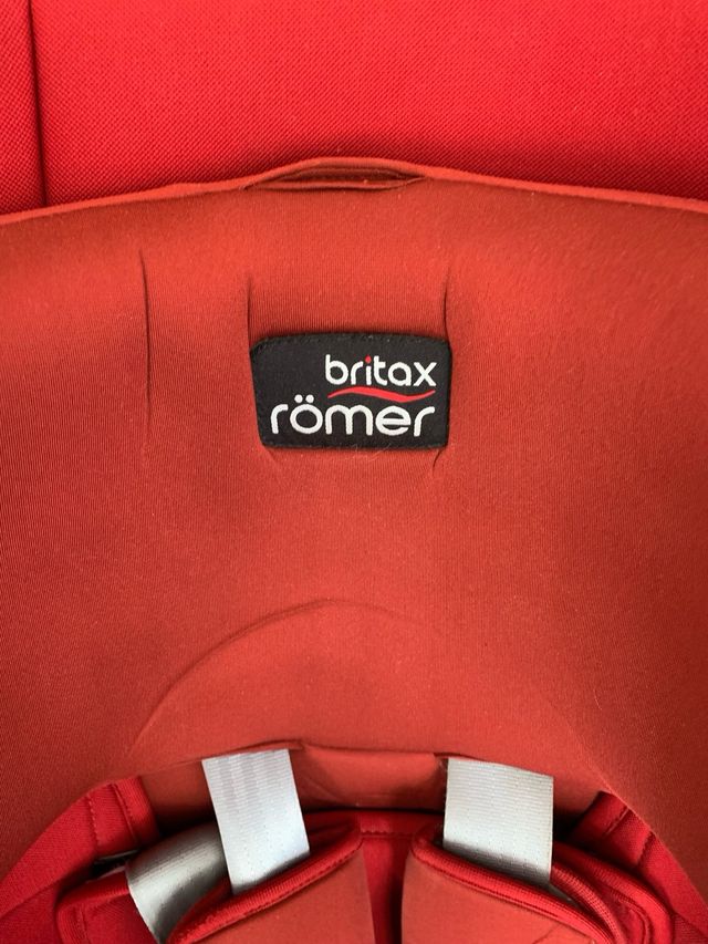 Silla de coche Britax Romer dualfix. Regalo fundas