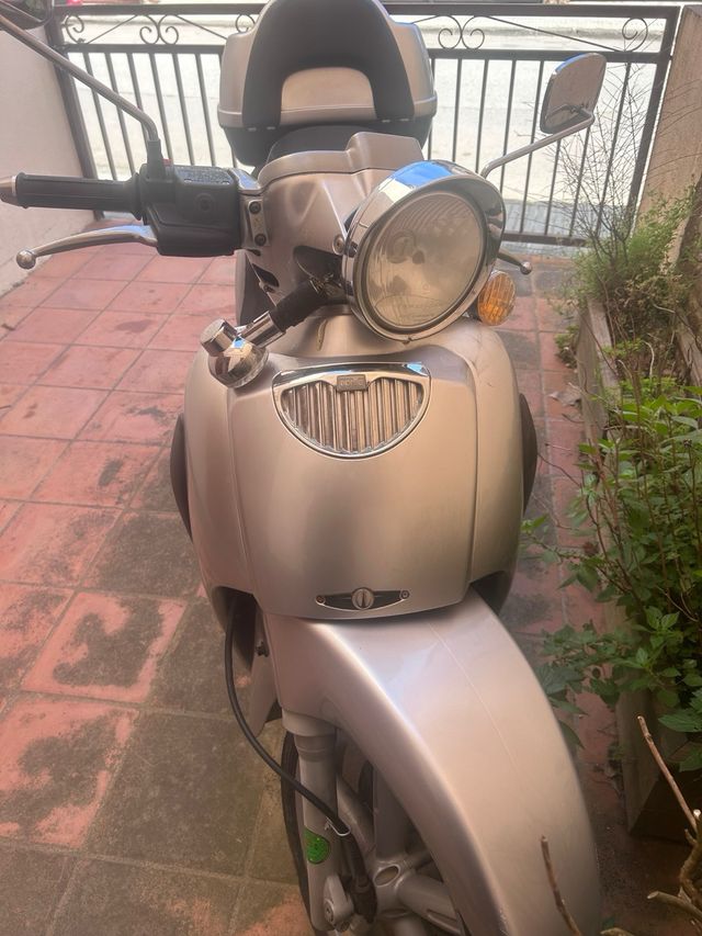 aprilia scarabeo 200