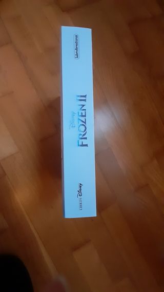 Frozen 2. Libroaventuras: Incluye un cuento, figuritas y un tapete