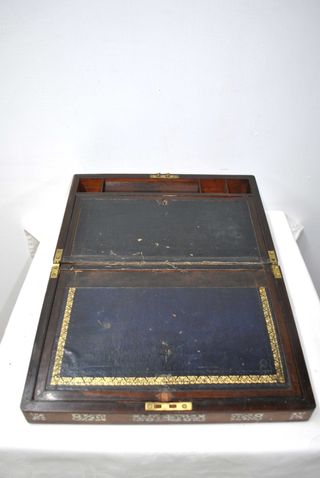 Antiguo escritorio de barco