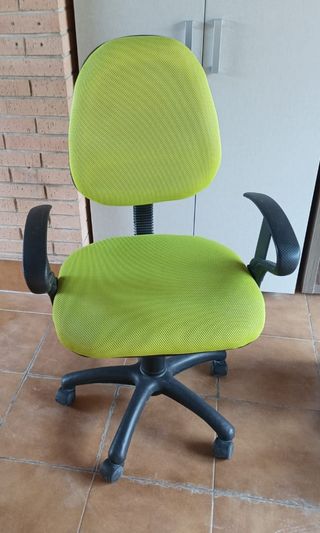 Silla de ruedas habitación juvenil