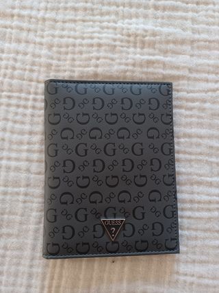 Cartera Guess