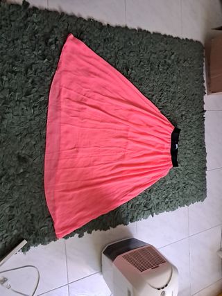 Falda rosa larga