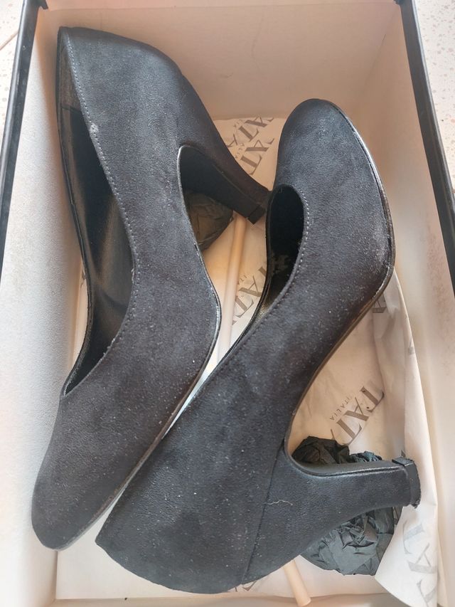 Scarpe décolleté con tacco medio nere scamosciate