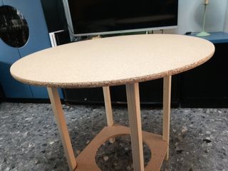 Mesa camilla a estrenar. 