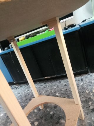 Mesa camilla a estrenar. 
