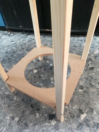 Mesa camilla a estrenar. 