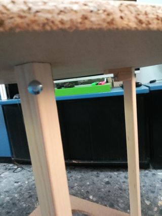 Mesa camilla a estrenar. 