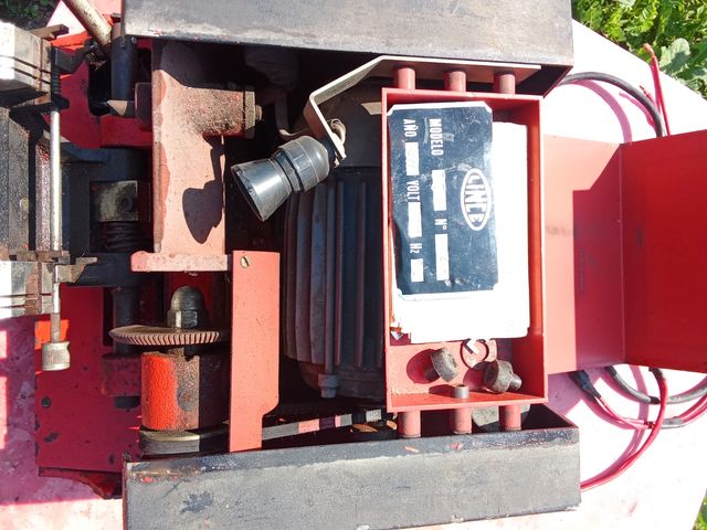 Maquina de hacer llaves