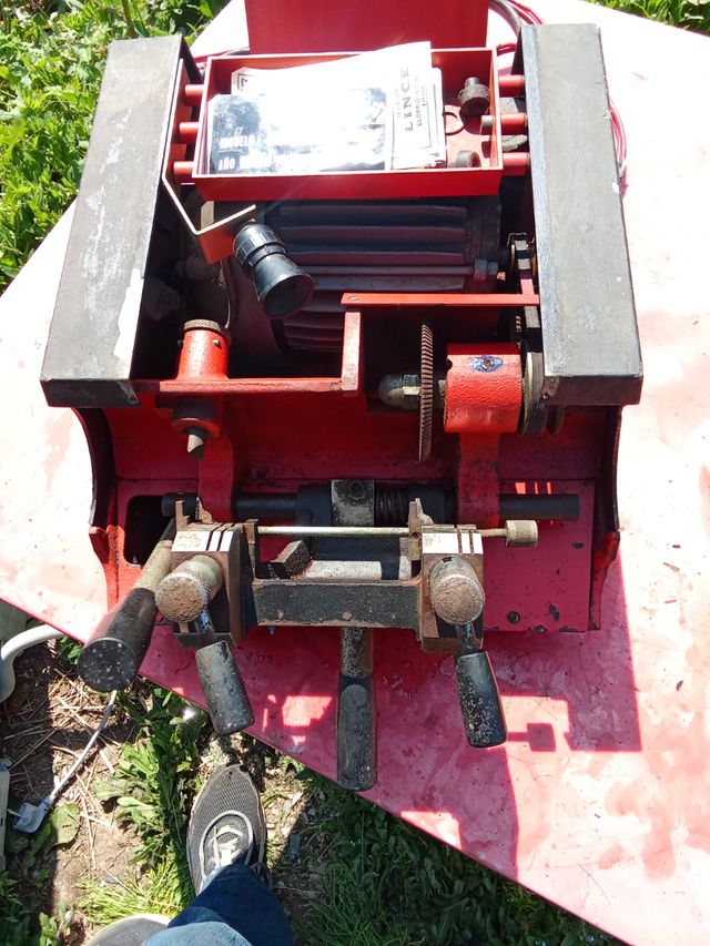 Maquina de hacer llaves